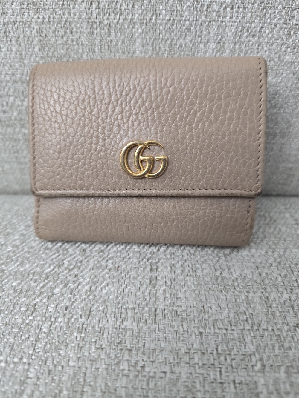 EUC Authentic Gucci Marmont Tan Compact Leather Wallet  with Gold Hardware